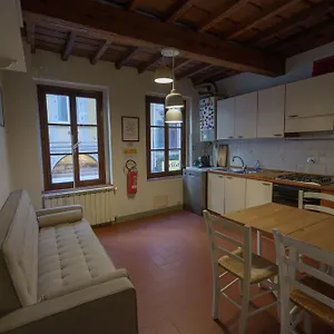  Apartamento Traditional Florentine 1br Close To Piazza Santa Croce